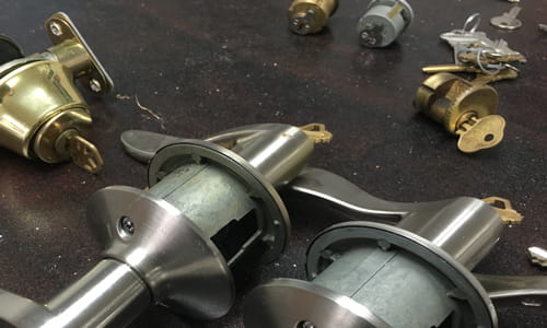 Door lock and bolt hardware repair in Spokane