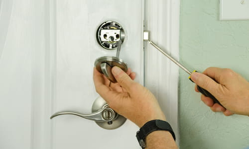 Door lock and bolt hardware install in Spokane