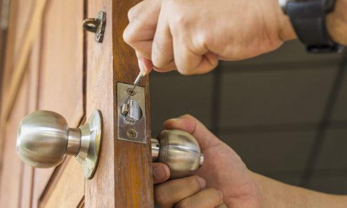 Emergency locksmith Spokane Repair hardware service